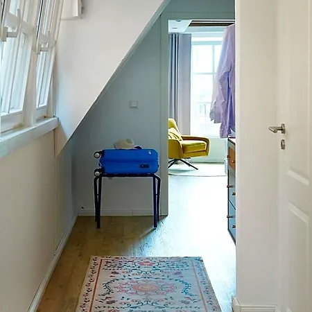 Bed & Breakfast Five Leer