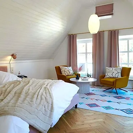 Bed & Breakfast Five