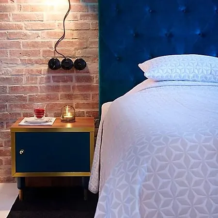 Five Bed & Breakfast 4*