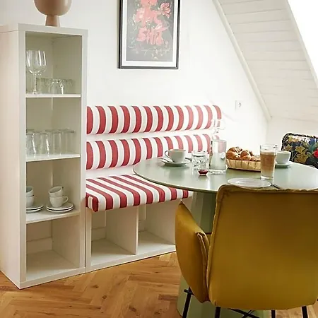 Five Bed & Breakfast 4*