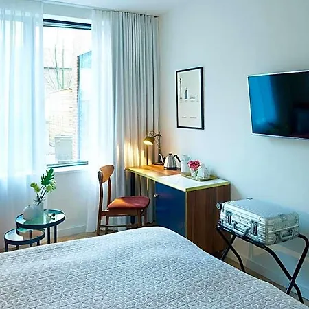 Five Bed & Breakfast Leer