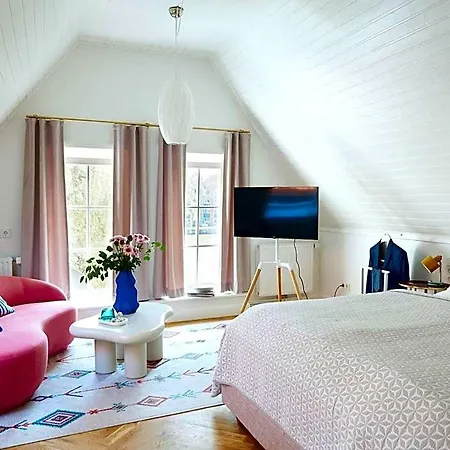 Bed & Breakfast Five 4*
