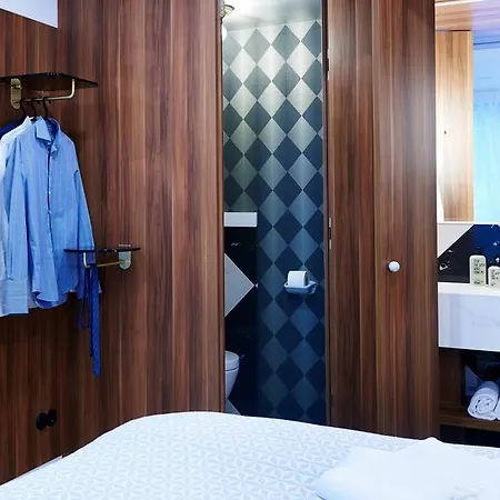 Five فندق مبيت وإفطار