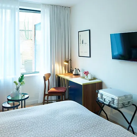 Bed & Breakfast Five Leer