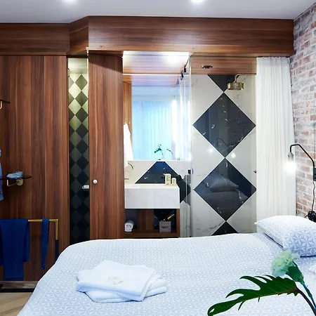 Bed & Breakfast Five Leer